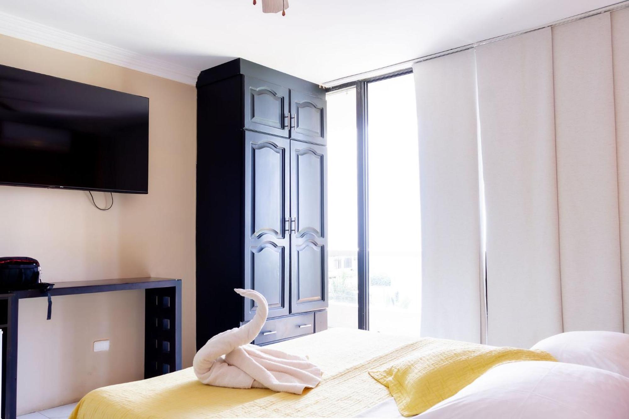 Hostal Antares Manta Exterior foto