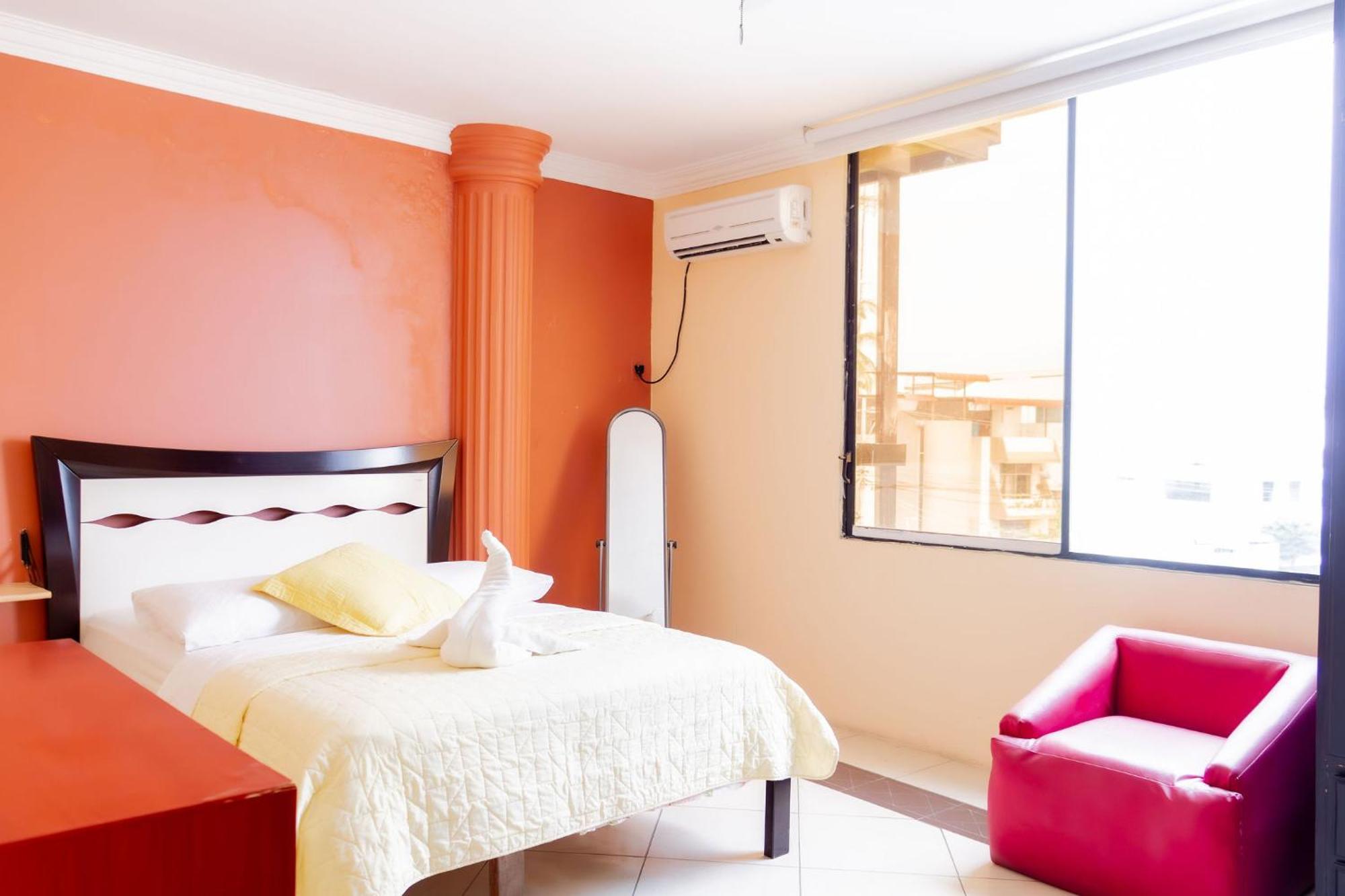 Hostal Antares Manta Exterior foto