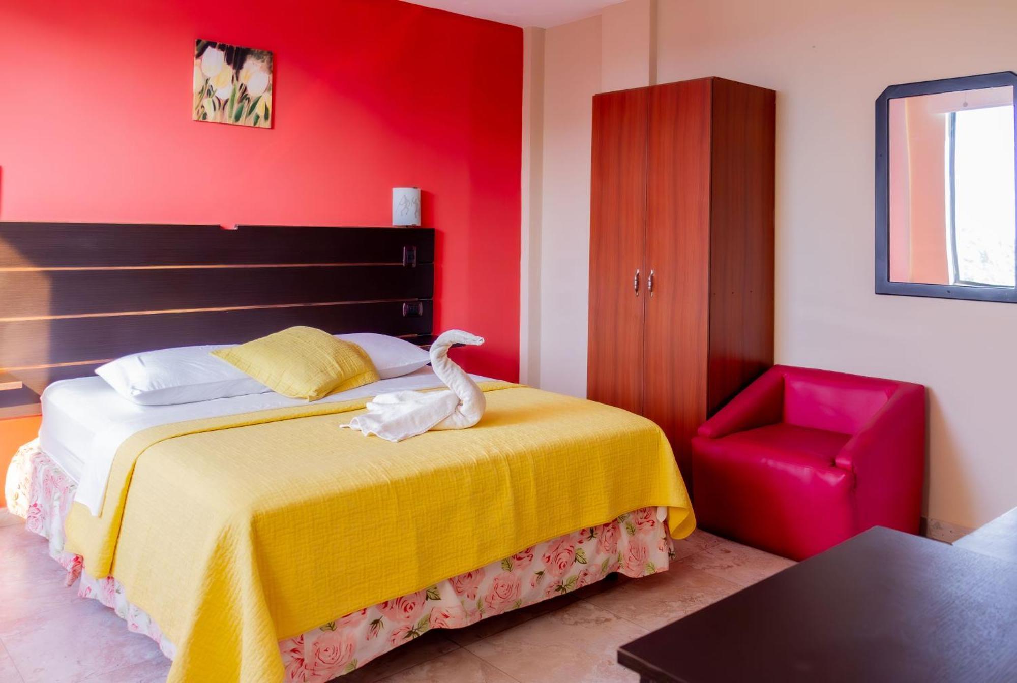 Hostal Antares Manta Exterior foto