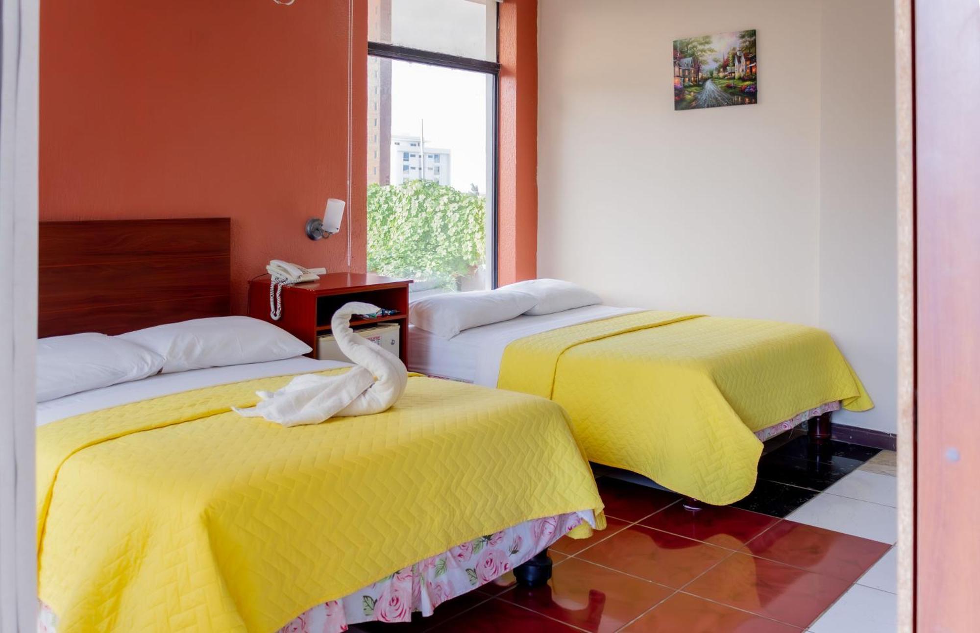 Hostal Antares Manta Exterior foto