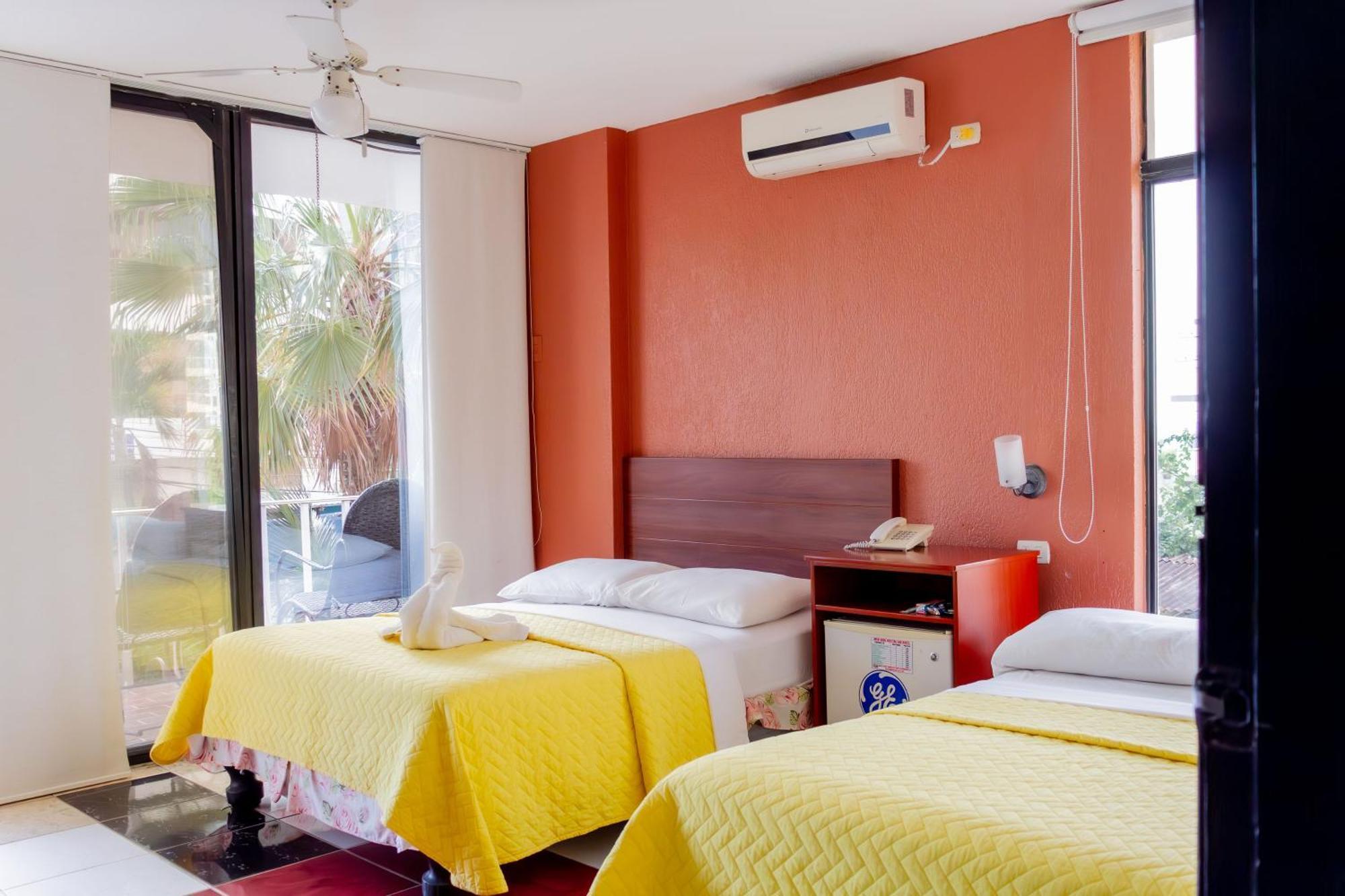 Hostal Antares Manta Exterior foto